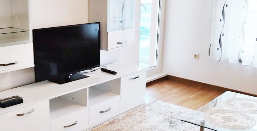 Izdaje se neuseljavan jednosoban stan u Južnoj kapiji grada 46m2