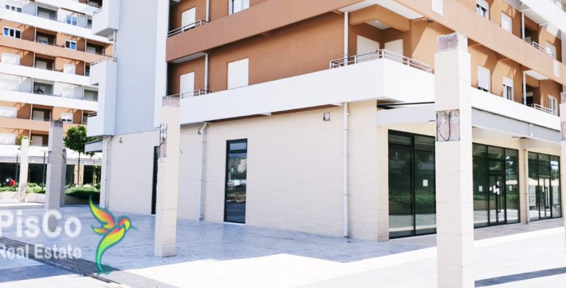 IDEALNO ZA KAFIĆ/RESTORAN Poslovni prostor u Central Point 107m2