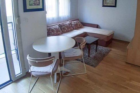 Garsonjera u slovaskoj ulici-5