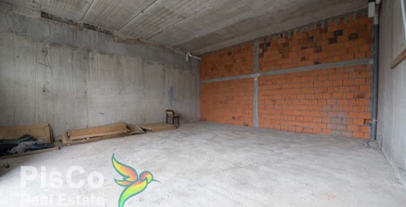 Na prodaju Poslovni prostor u zgradi Zetagradnje u ul. 4. jula 55m2 4 Na prodaju Poslovni prostor u zgradi Zetagradnje u ul. 4. jula 55m2