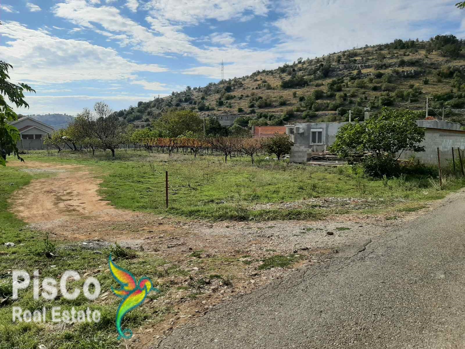 Ideal for a family house – a beautiful and flat plot in Rogami 928m2