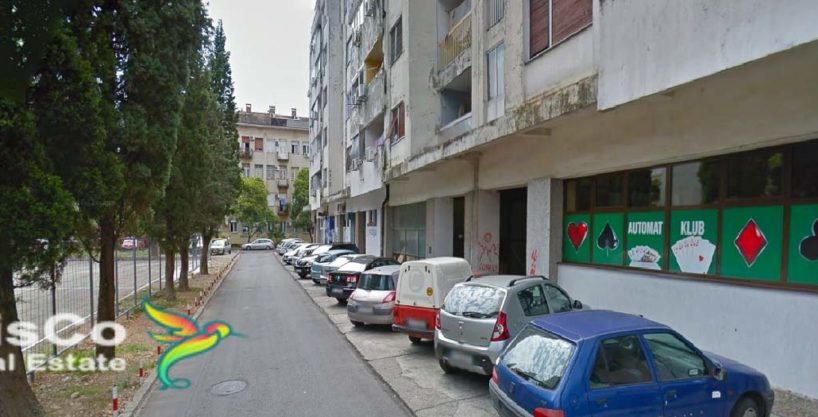 Poslovni prostor na bulevaru Sv. Petra Cetinjskog 50m2 za izdavanje