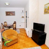 Izdaje se jednosoban stan pored Hrama 43m2