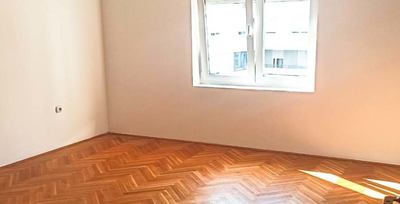 Nenamješten jednosoban stan u Bloku 9 za izdavanje 45m2