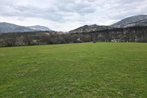 Na prodaju Plac u naselju DJurkovici 2km od Rogama 8000m2