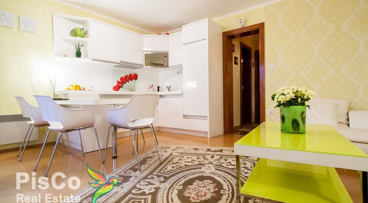 Prodaje se namještena kuća u naselju Babin Do Pisco Real Estate