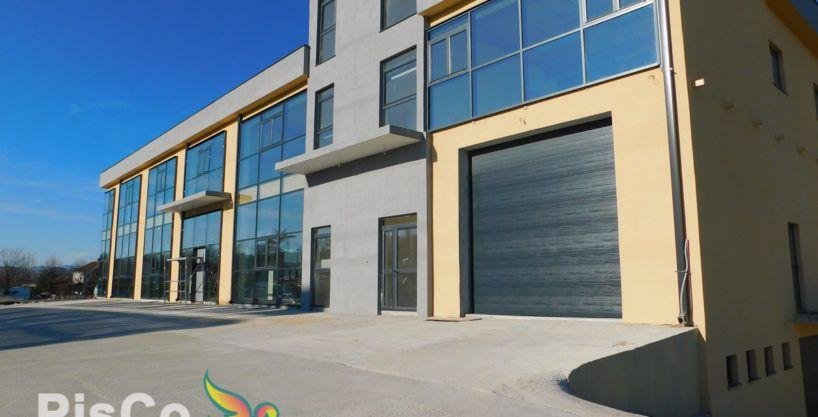 Izdaje se poslovni prostor u ulici Vojislavljevića 2000m2