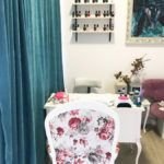 Izdaje se opremljen frizersko-kozmetički salon 38m2 na Draču