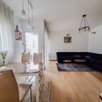 Izdaje se lijep dvosoban stan 72m2 u City Kvartu sa garažnim mjestom