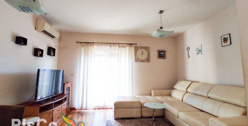 Izdaje se dvosoban stan u City kvartu 74m2