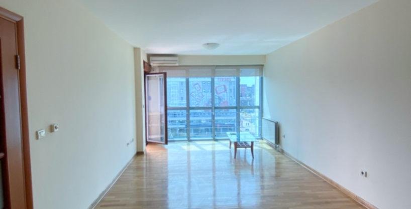 Namješten dvosoban stan u Maxim zgradi 75m2