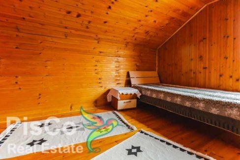 Kuća za izdavanje -Tološi (7)