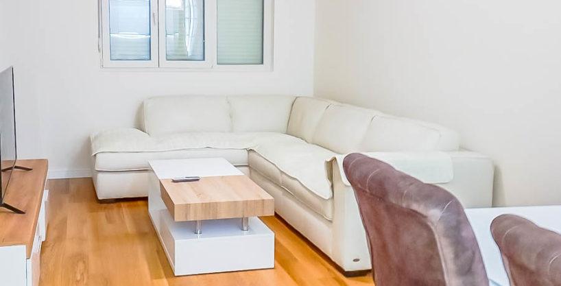 Nov i jos neuseljen stan u Central Pointu 1 of 12