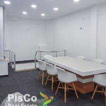 Izdaje se poslovni prostor 70m2 u Centru