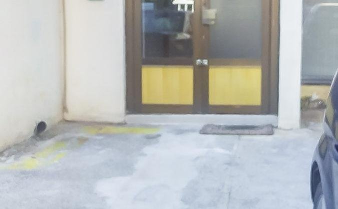 Izdaje se poslovni prostor 52m2 na Pobrežju