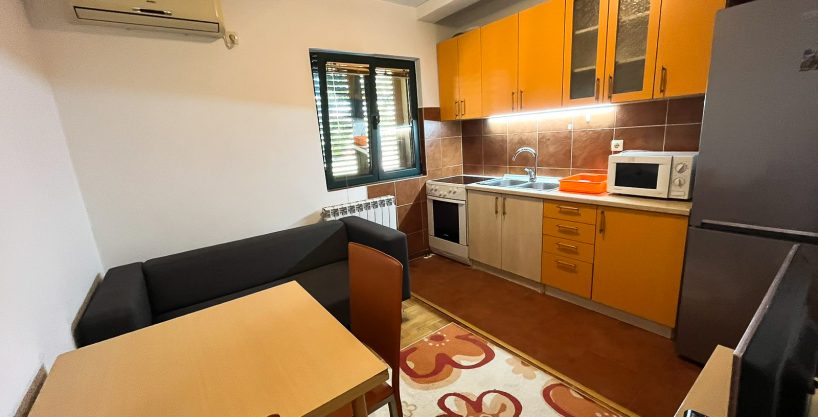 Izdaje se jednosoban stan 35m2 iza Delte 2 Izdaje se jednosoban stan 35m2 iza Delte