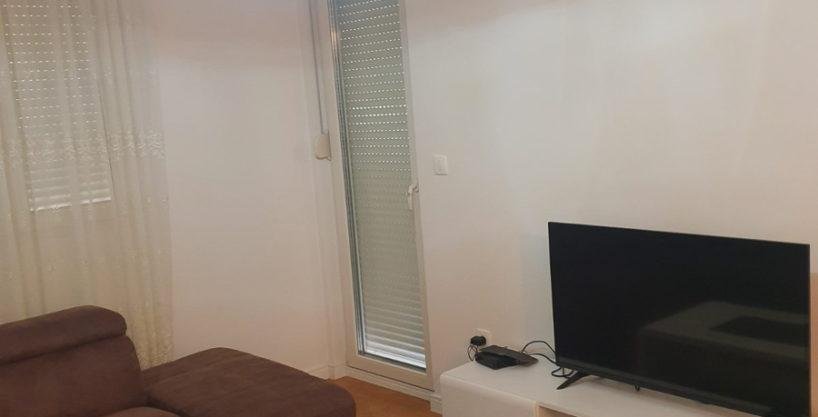 Izdaje se namješten jednosoban stan 49m2 u Central Point-u 8 Izdaje se namješten jednosoban stan 49m2 u Central Point-u