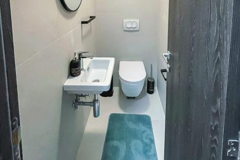 Dvosoban ispod ljubovica-11