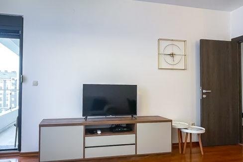 Dvosoban ispod ljubovica-18