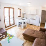 Izdaje se trosoban stan 100m2 u Bloku 5