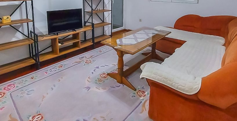 Izdaje se jednosoban stan 44m2 na Starom Aerodromu