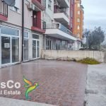 Izdaje se poslovni prostor 45m2 kod Krivog mosta