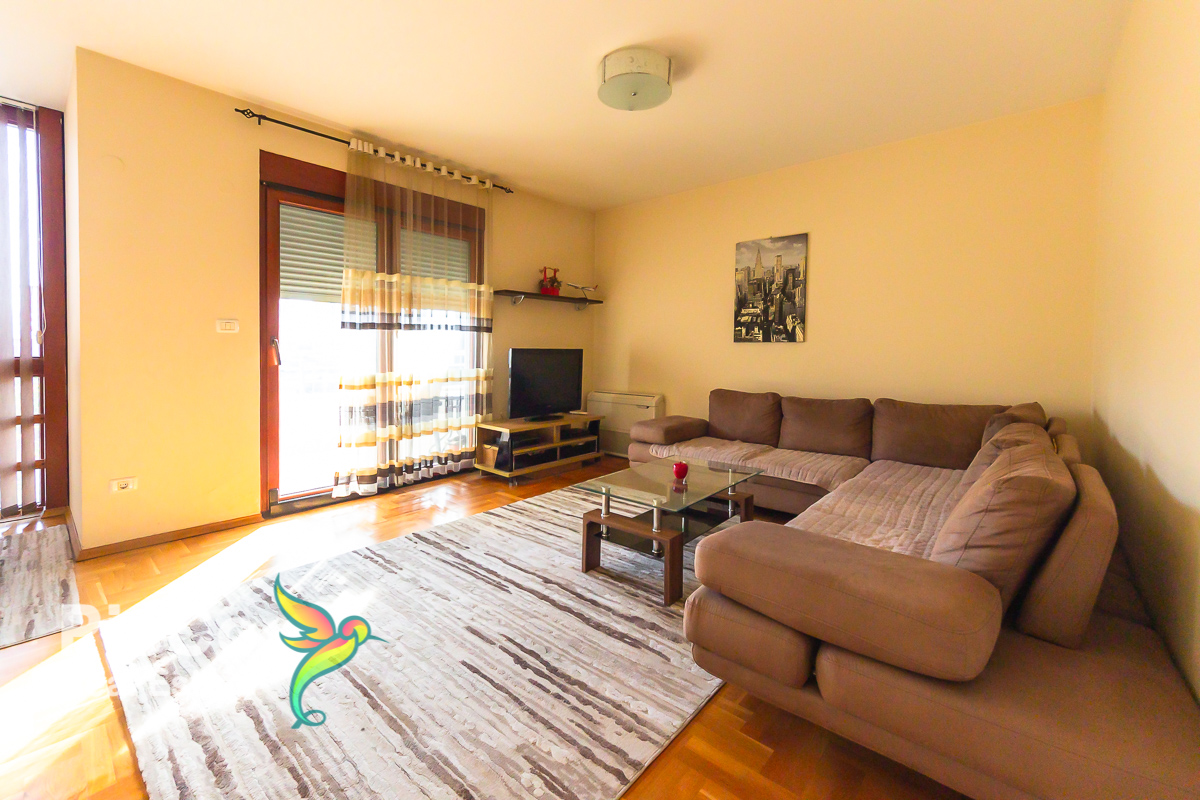 Two-bedroom apartment 95m2 with garage space for rent in Pobrežje ...