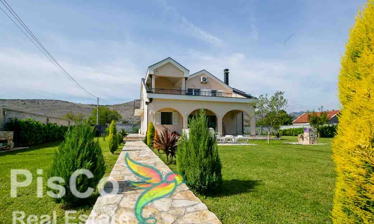 Nekretnina u kojoj možete istinski uživati - Izdavanje Kuća Podgorica (22 of 26)