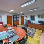 Izdaje se polunamješten kancelarijski prostor 93m2 Preko Morače