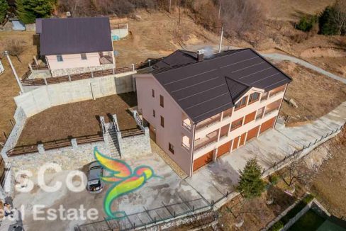 Velelepna kuća u Kolašinu na prodaju - Nekretnine Kolašin (6 of 33)