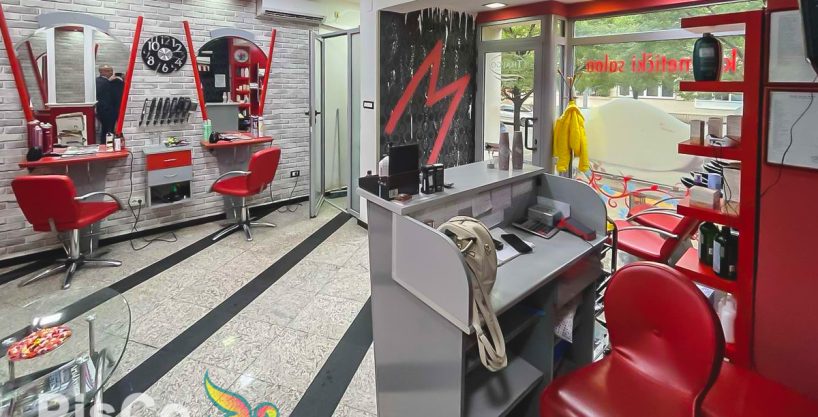 Izdaje se poslovni prostor u Centru 58m2