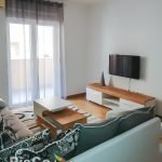 Izdaje se lijep jednosoban stan 49m2 na Tuškom putu