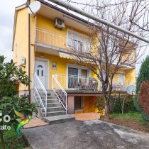 Izdaje se kuća 170m2 u Tološima