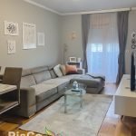 Izdaje se lijepo namješten jednosoban stan Preko Morače 47m2