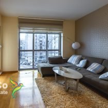 Lijep prozračan stan za izdavanje u Bloku 9 sa garažnim mjestom