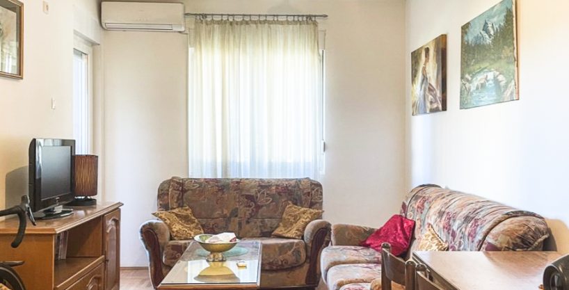 Izdaje se namješten jednosoban stan 42m2 na Tuškom putu