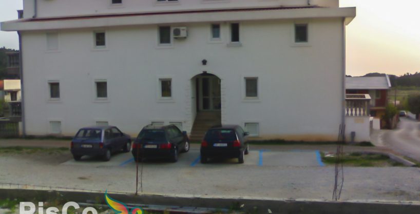 Na prodaju garsonjera u Sutomoru 20m2