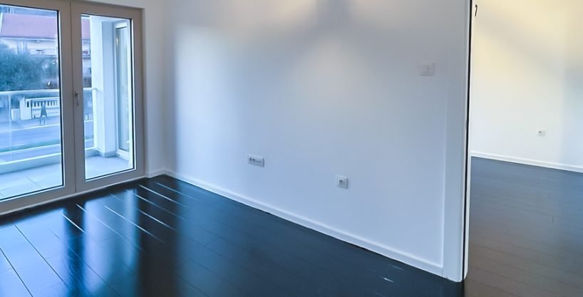 Jednosoban prazan stan u zgradi Vezir 47m2