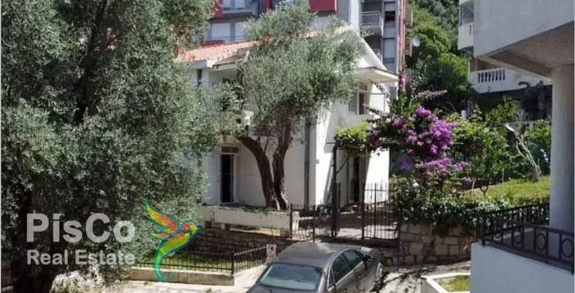 Prodaje se kuća sa urbanizovanim zemljištem 140m2 | Petrovac