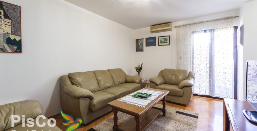 Izdaje se dvosoban stan ispod Malog brda kod Galerije Most