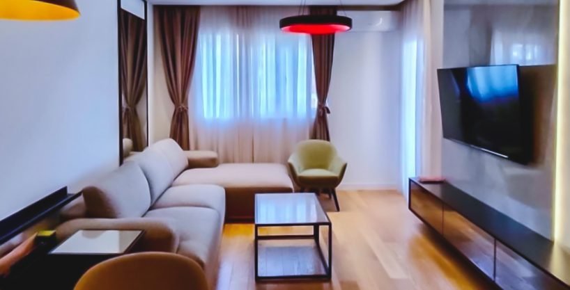 Moderan jednosoban stan u Central Pointu 49m2 + garažno mjesto