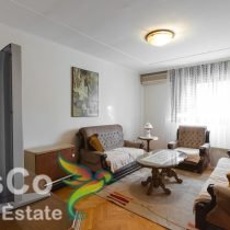 Dvosoban komforan stan u starogradnji se izdaje na duži period