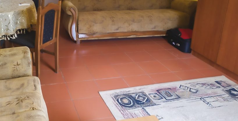 Izdaje se garsonjera u sklopu kuće u Dalmatinskoj ulici