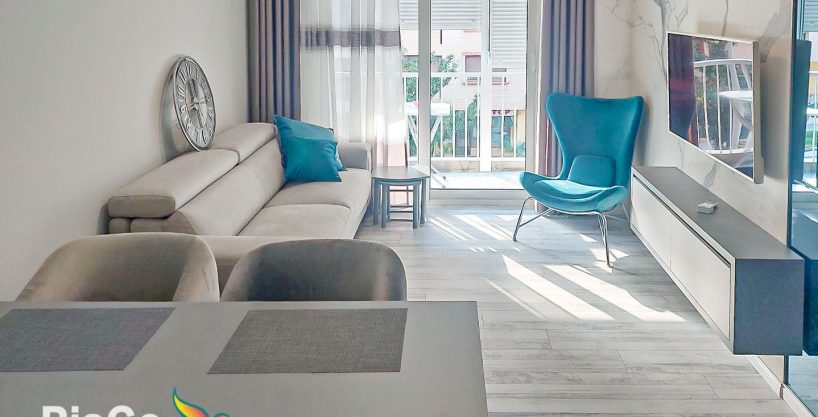 Izdaje se dvosoban stan 68 m2 Pobrežje