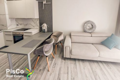 Izdaje se dvosoban stan 68m2-Pobrežje (2 of 10)