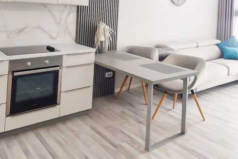 Izdaje se dvosoban stan 68m2-Pobrežje (4 of 10)