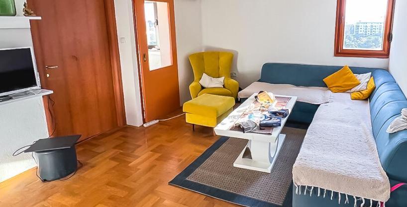 Izdaje se jednosoban stan 40m2 u Bloku 5