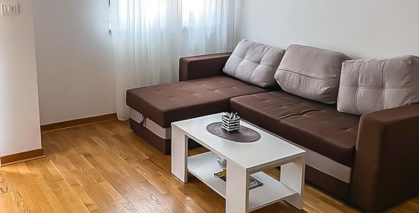 Izdaje se jednosoban stan 43m2 u City Keju