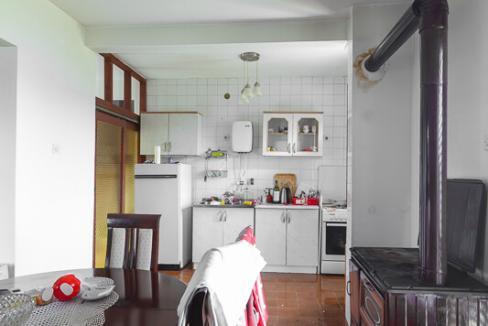 Kvalitetno gradjena kuća u mirnom kraju sa placem od 1300m2 (2 of 13)