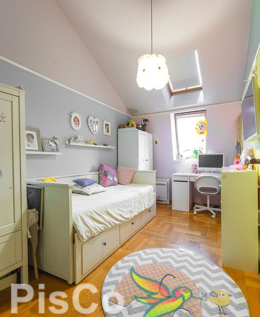 Prelijep stan sa pogledom na rijeku (8)